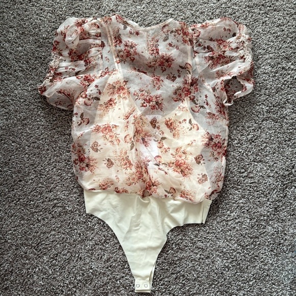 Cami NYC Louisa short sleeve silk floral bodysuit - Picture 6 of 9